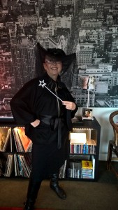 The hat is AMAZING! This witch is ready to hit the red carpet and wave her wand.